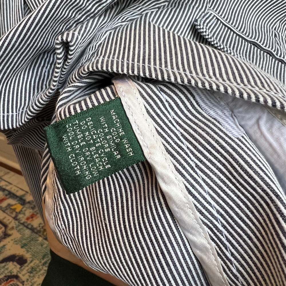 Lauren Ralph Lauren Petite Blue and White Striped Seersucker Blazer with Pearliz - Picture 6 of 6